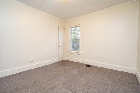 36 Wendell Pl, Springfield, MA 01105 photo 17
