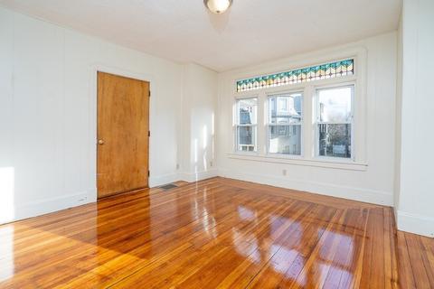 36 Wendell Pl, Springfield, MA 01105 photo 5