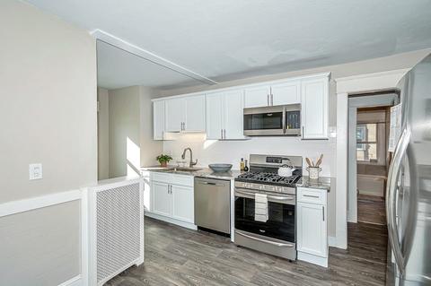 98 Carver St, Springfield, MA 01108 photo 1