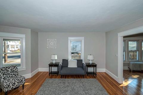 98 Carver St, Springfield, MA 01108 photo 4