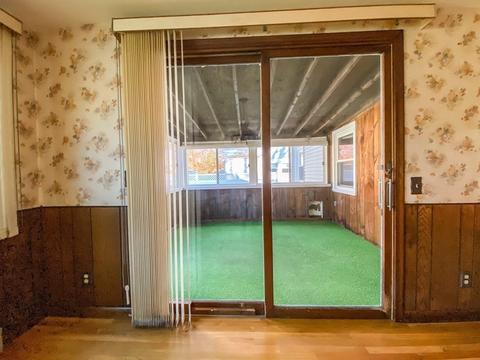75 Greenpoint Cir, Chicopee, MA 01020 photo 10