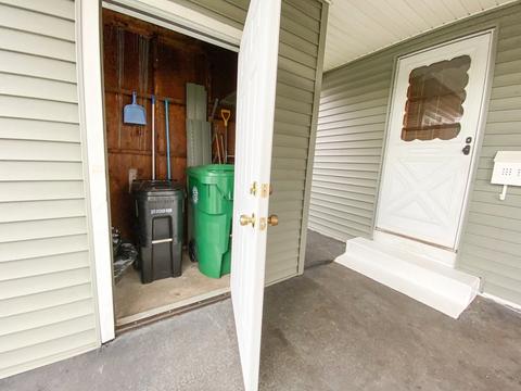 75 Greenpoint Cir, Chicopee, MA 01020 photo 4