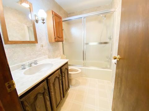 75 Greenpoint Cir, Chicopee, MA 01020 photo 24