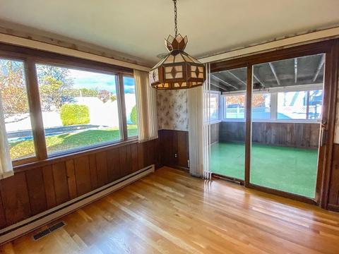 75 Greenpoint Cir, Chicopee, MA 01020 photo 8