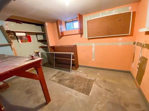 75 Greenpoint Cir, Chicopee, MA 01020 photo 28