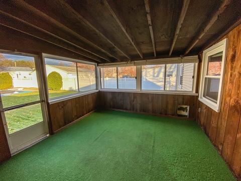 75 Greenpoint Cir, Chicopee, MA 01020 photo 12