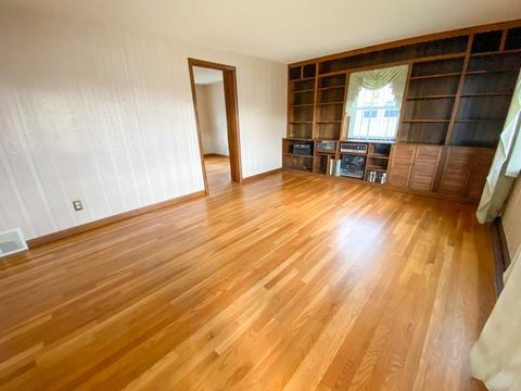 75 Greenpoint Cir, Chicopee, MA 01020 photo 14