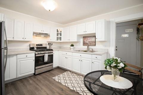 671 Carew St, Springfield, MA 01104 photo 11