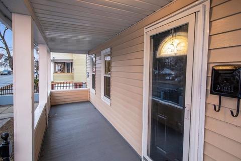 671 Carew St, Springfield, MA 01104 photo 4