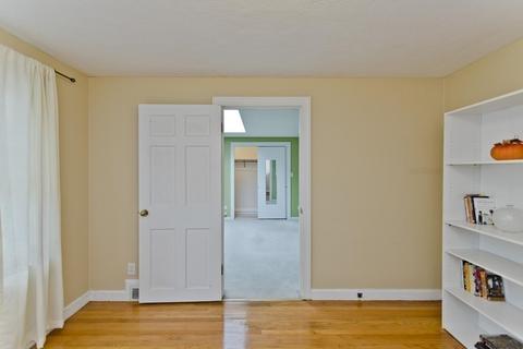 74 Penrose St, Springfield, MA 01109 photo 12
