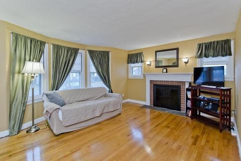 74 Penrose St, Springfield, MA 01109 photo 1