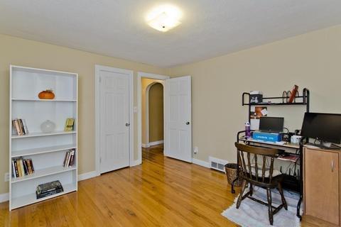 74 Penrose St, Springfield, MA 01109 photo 9