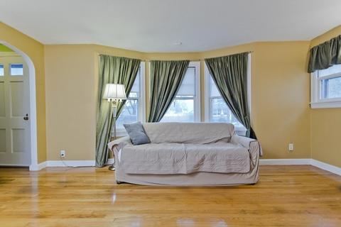 74 Penrose St, Springfield, MA 01109 photo 6