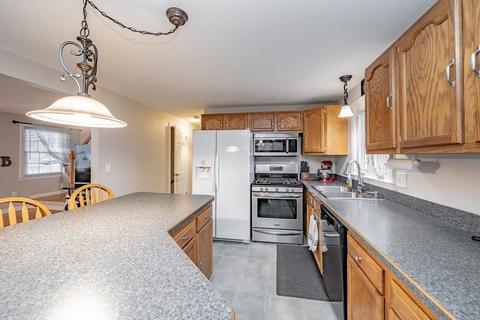 5 Grise Dr, Chicopee, MA 01020 photo 9
