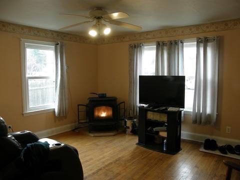 55 Hillside Ave, Webster, MA 01570 photo 4