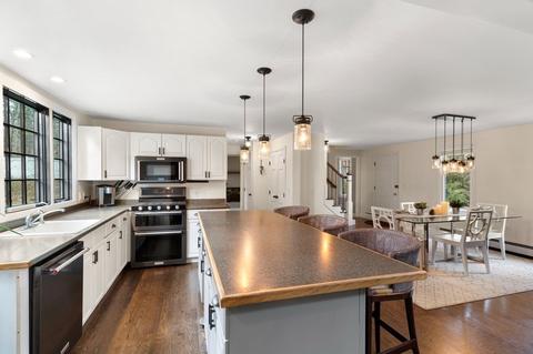 245 Forest St, Dunstable, MA 01827 photo 3