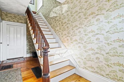 81 Mount Pleasant Ave #2, Gloucester, MA 01930 photo 4