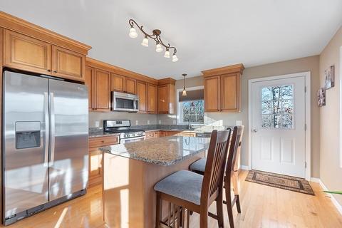 52 Pierce Ave, Worcester, MA 01605 photo 14