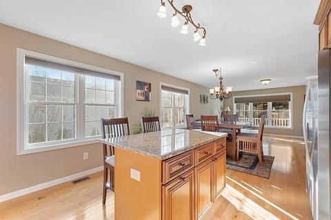 52 Pierce Ave, Worcester, MA 01605 photo 12