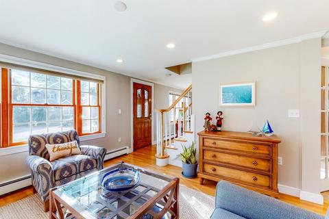 9 Mellen St, Needham, MA 02494 photo 3
