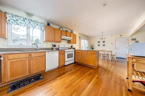 57 Spinnaker Dr, Mashpee, MA 02649 photo 9
