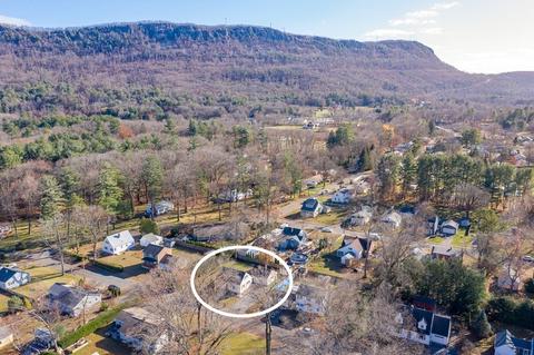 42 Mutter St, Easthampton, MA 01027 photo 3