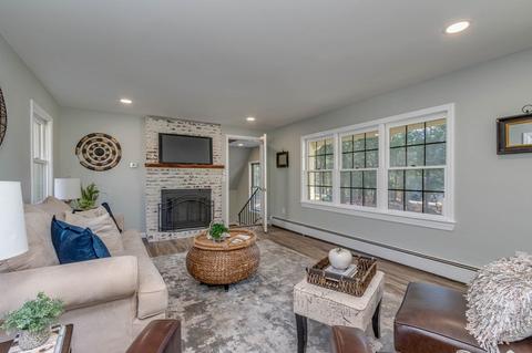 60 Londonderry Rd, Windham, NH 03087 photo 1