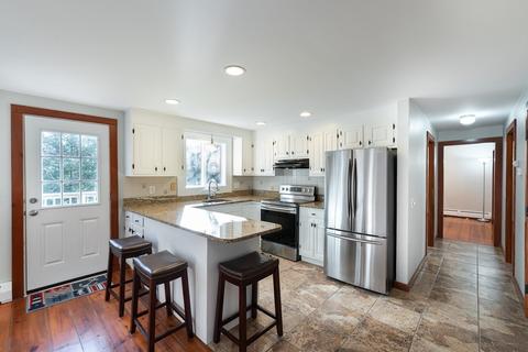 7 Eisenhower Dr, Barnstable, MA 02635 photo 4