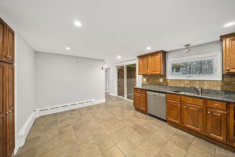 93 Forest Rd, Stoughton, MA 02072 photo 9