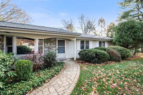 4 Huron Dr, Framingham, MA 01701 photo 4