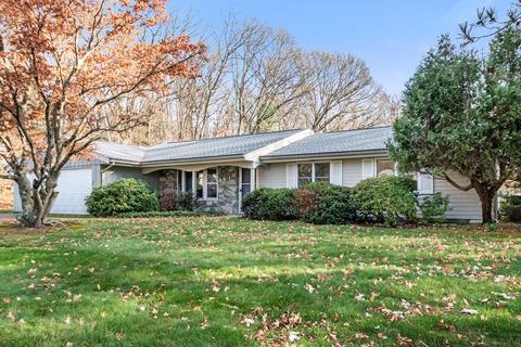 4 Huron Dr, Framingham, MA 01701 photo 2