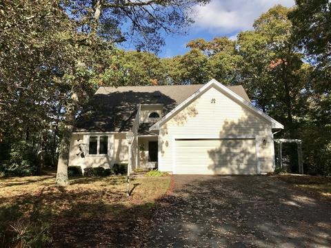 12 Spinnaker Dr, Mashpee, MA 02649 photo 1