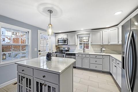 23 Porter St, Danvers, MA 01923 photo 3