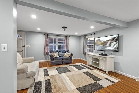 23 Porter St, Danvers, MA 01923 photo 9