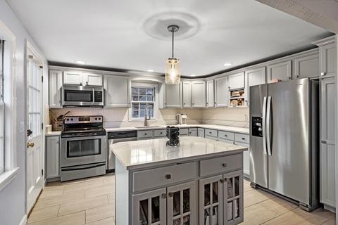 23 Porter St, Danvers, MA 01923 photo 4