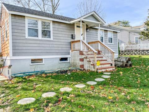 7 Indian Neck Rd, Wareham, MA 02571 photo 1