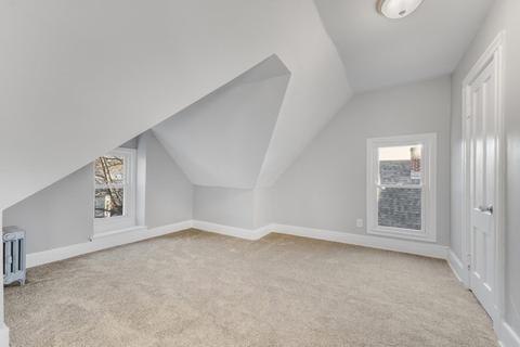 92 Acushnet Ave, Springfield, MA 01105 photo 18