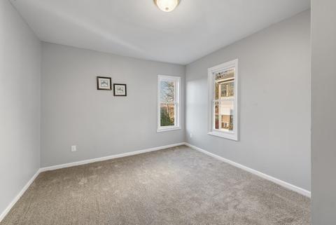 92 Acushnet Ave, Springfield, MA 01105 photo 15