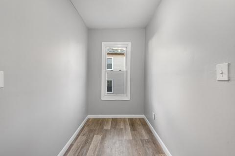 92 Acushnet Ave, Springfield, MA 01105 photo 21