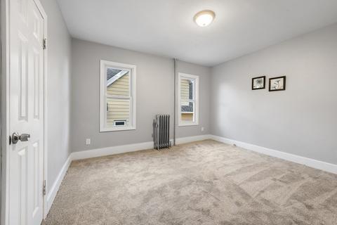 92 Acushnet Ave, Springfield, MA 01105 photo 16