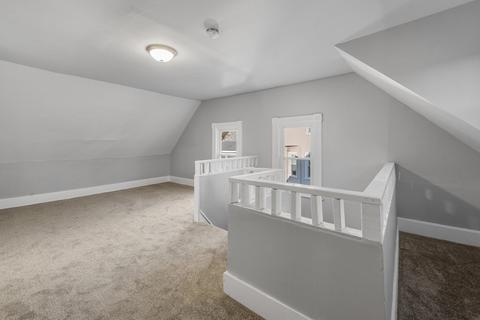 92 Acushnet Ave, Springfield, MA 01105 photo 19