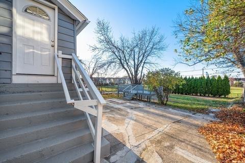 92 Acushnet Ave, Springfield, MA 01105 photo 31