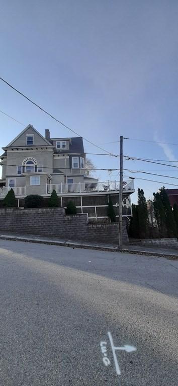 422 June St, Fall River, MA 02720 photo 4