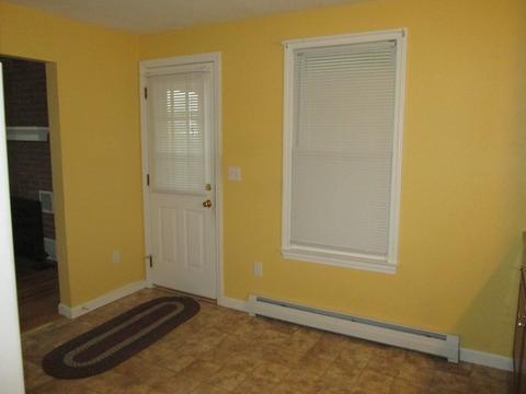 44 Mccarthy Ave, Chicopee, MA 01020 photo 4