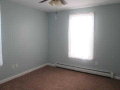 44 Mccarthy Ave, Chicopee, MA 01020 photo 12