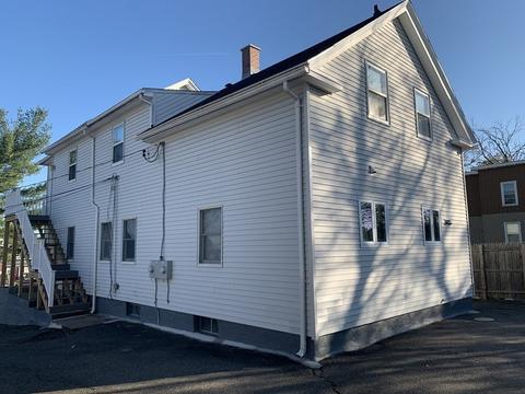 24 Montgomery St, Springfield, MA 01151 photo 2