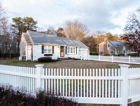 60 Tara Ter, Bourne, MA 02532 photo 1