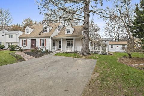 7 Sutcliffe Ave, Canton, MA 02021 photo 2