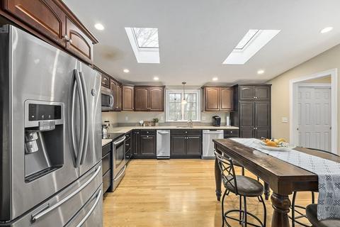 7 Sutcliffe Ave, Canton, MA 02021 photo 6