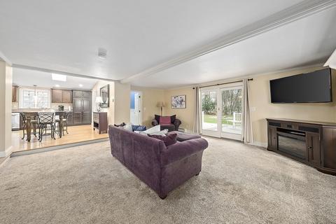 7 Sutcliffe Ave, Canton, MA 02021 photo 11